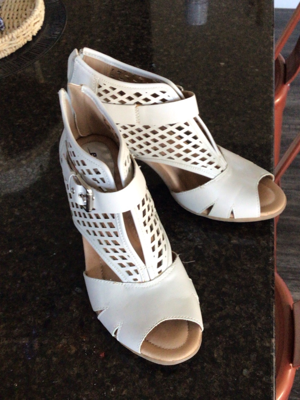 Earth Cream Cutout Mid Block Heel Sandals with Buckle